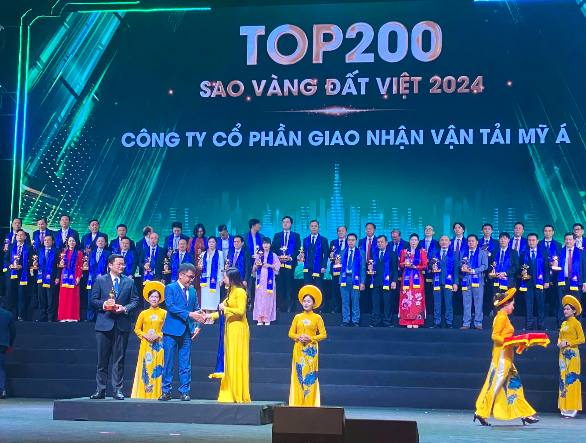 ASL LOGISTICS VINH DỰ NHẬN GIẢI THƯỞNG SAO VÀNG ĐẤT VIỆT NĂM 2024 TÔN VINH 200 THƯƠNG HIỆU VIỆT NAM TIÊU BIỂU